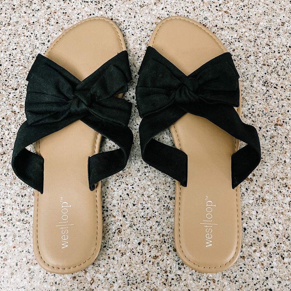 West loop black bow sandals